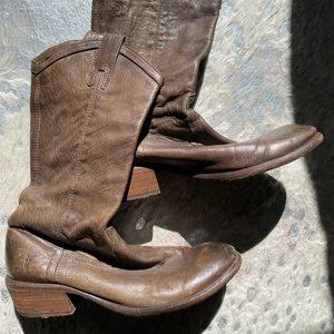 Frye Carson Pull On Boots